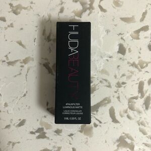 Huda Beauty Liquid Concealer
